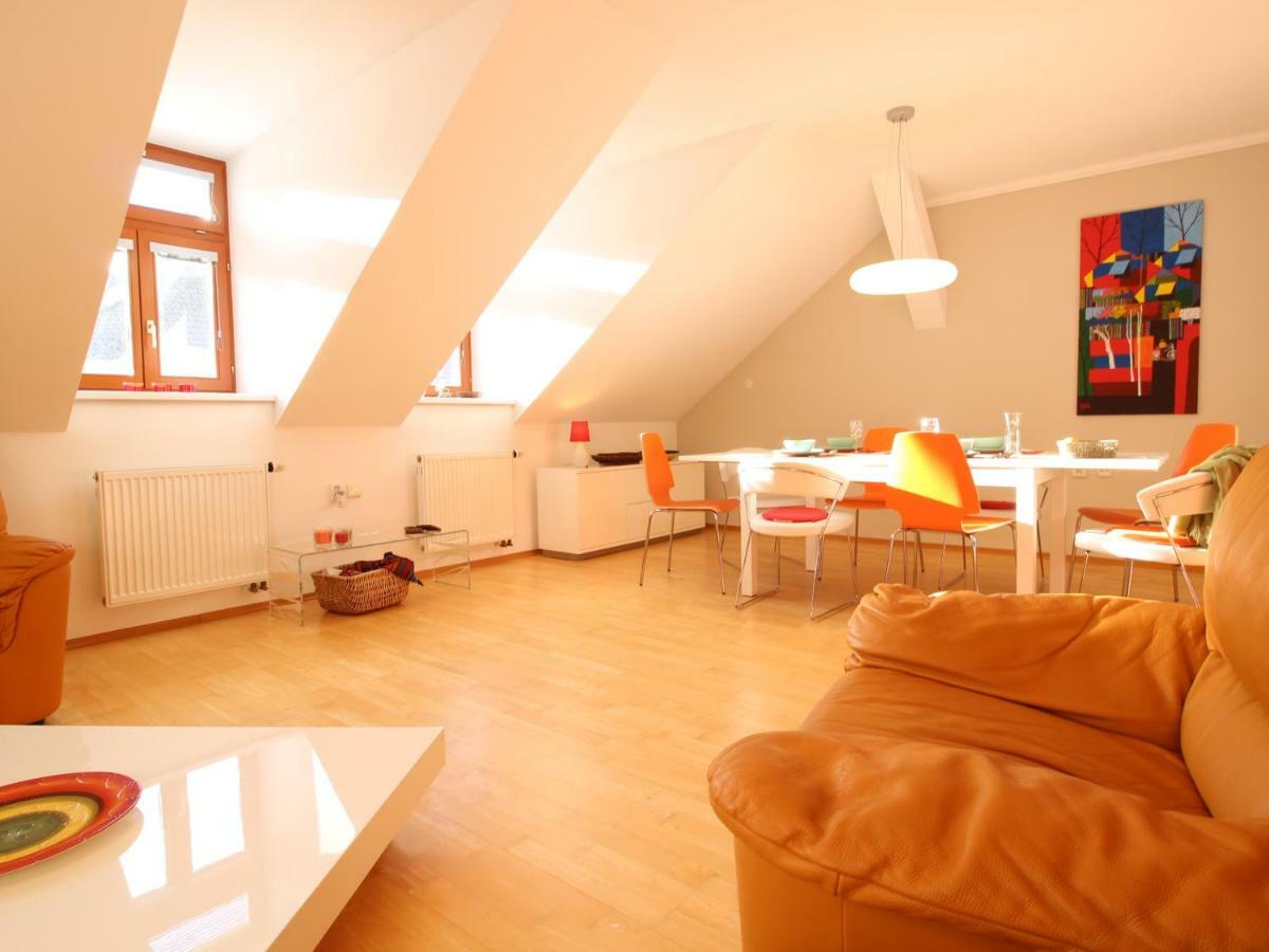 Apartment Zaverka Near Castle Prague